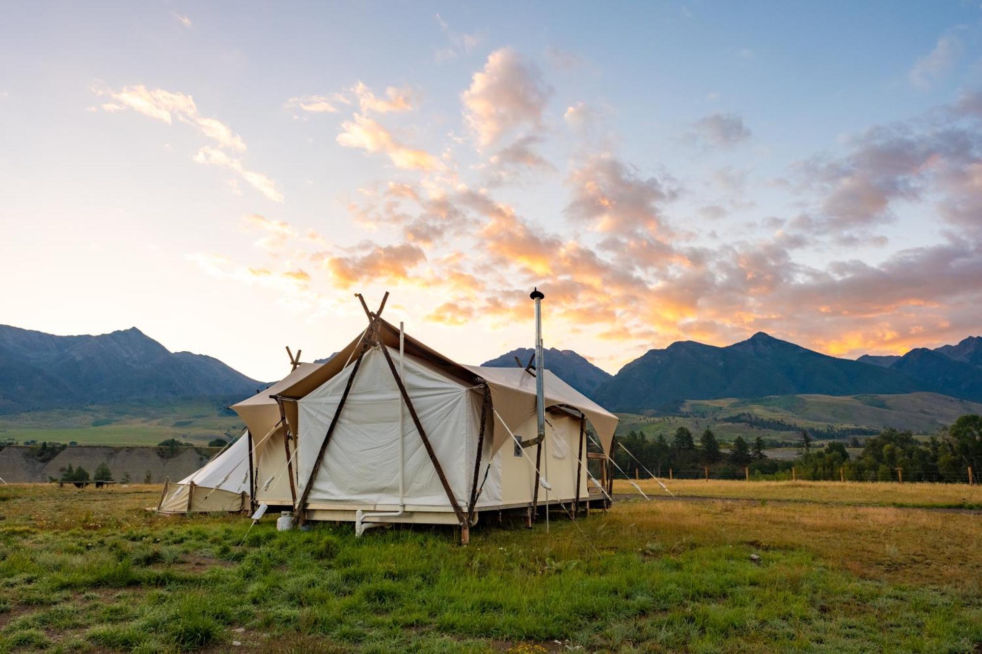 Under Canvas North Yellowstone - Paradise Valley Livingston Buitenkant foto